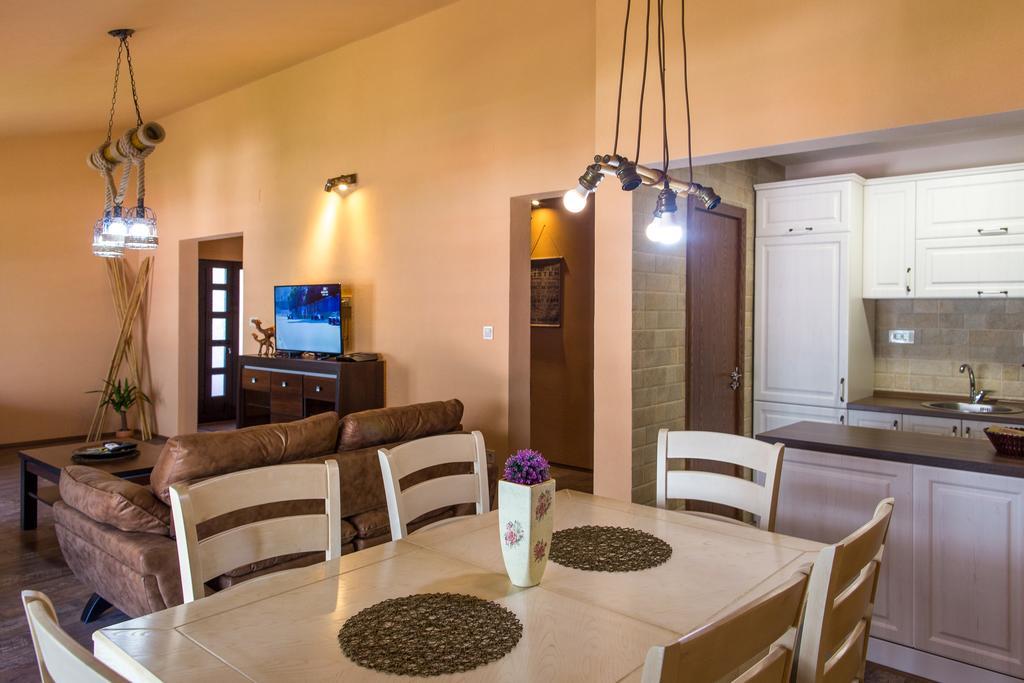 Apartment Bambo Tre Sorrele Kotor Exterior photo