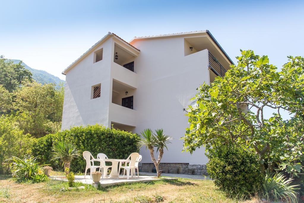 Apartment Bambo Tre Sorrele Kotor Exterior photo