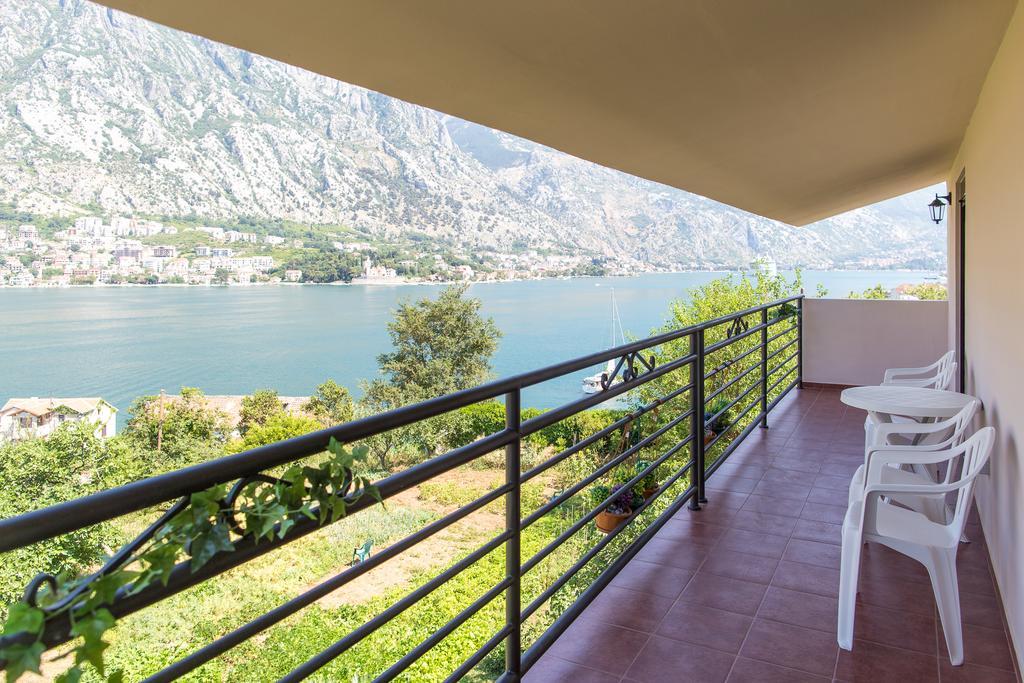 Apartment Bambo Tre Sorrele Kotor Exterior photo